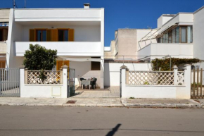 Air-conditioned Yoko holiday home for 5 guests San Foca